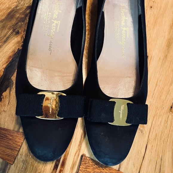 FERRAGAMO Italy-Made Vintage 338DB "Vara" Women's Black Suede Low Pumps US8.5AAA - Picture 2 of 9